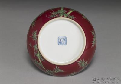 图片[2]-Dish with bamboo in red ground of falangcai painted enamels, Qing dynasty, Yongzheng reign 1723-1735-China Archive